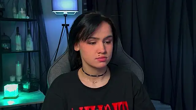 MonicaFarmer online show from 04-10-26, 12:05