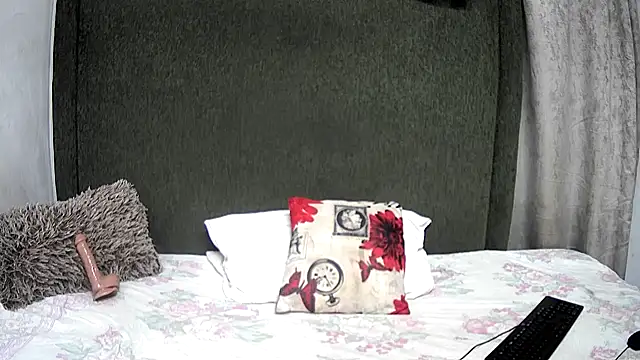 pinkyxbarbie2 online show from 12-18-25, 08:59