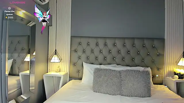 Snapshot of LunaBloomn chatting on 11-09-25, 12:03 LunaBloomn online show from 11-09-25, 12:03