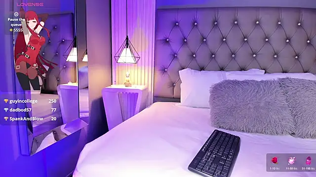 Snapshot of LunaBloomn chatting on 11-21-25, 05:11 LunaBloomn online show from 11-21-25, 05:11