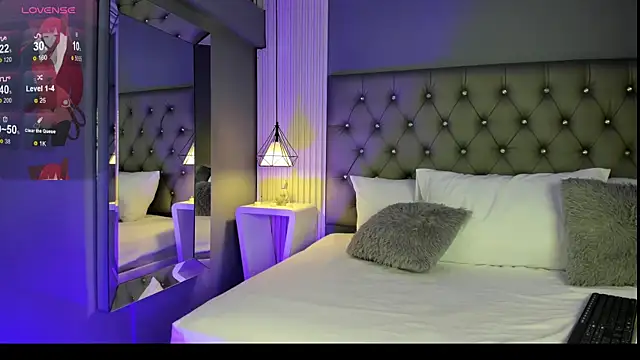 Snapshot of LunaBloomn chatting on 12-01-25, 05:07 LunaBloomn online show from 12-01-25, 05:07