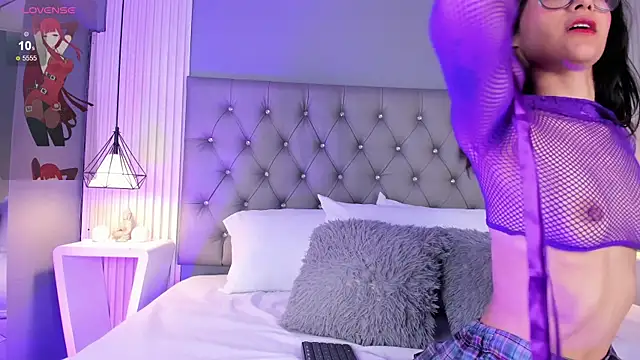 Snapshot of LunaBloomn chatting on 01-15-26, 05:16 LunaBloomn online show from 01-15-26, 05:16