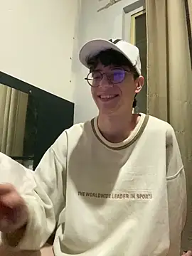 HeiRique online show from 10-27-25, 03:54