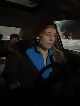 Snapshot of AllesandraLove chatting on 01-11-26, 07:57 AllesandraLove online show from 01-11-26, 07:57