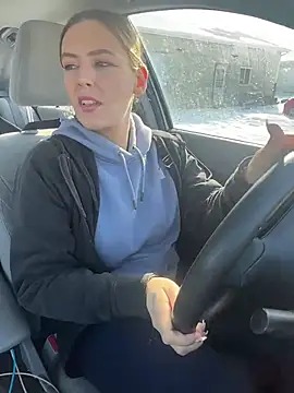 Snapshot of AllesandraLove chatting on 02-09-26, 03:27 AllesandraLove online show from 02-09-26, 03:27