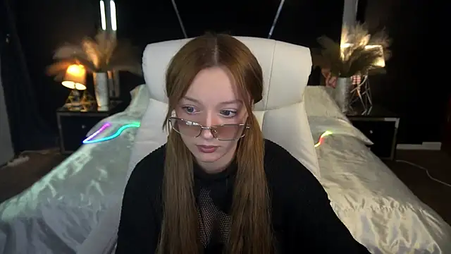 FoxyMayy online show from 11-12-25, 02:39