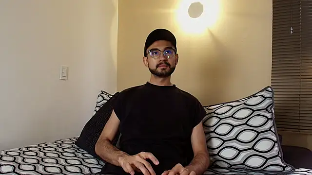 Axel Moon S online show from 12-16-25, 03:50