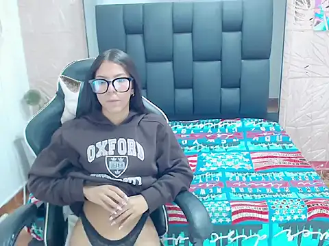 Tinita  online show from 09-25-25, 01:59