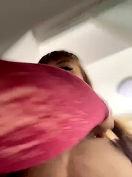 BabyBee  online show from 09-24-25, 06:17