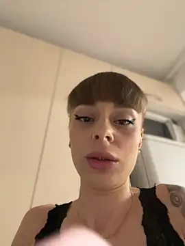 BabyBee  online show from 10-07-25, 01:36