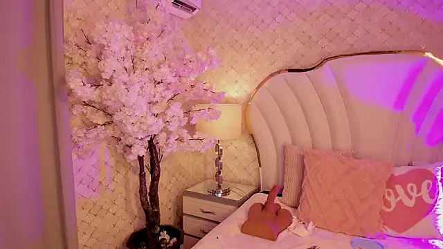 Lauuu2007 online show from 03-08-26, 01:48