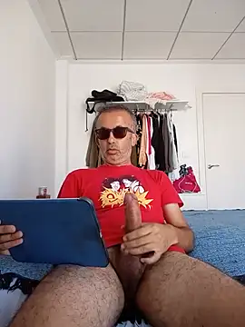 Snapshot of EmilioTaladdro chatting on 07-03-26, 11:05 EmilioTaladdro online show from 07-03-26, 11:05
