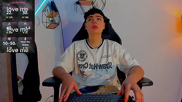 Snapshot of Im_Juaniito chatting on 09-14-25, 01:27 Im Juaniito online show from 09-14-25, 01:27