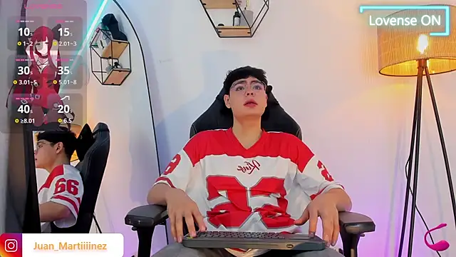Snapshot of Im_Juaniito chatting on 09-26-25, 03:21 Im Juaniito online show from 09-26-25, 03:21