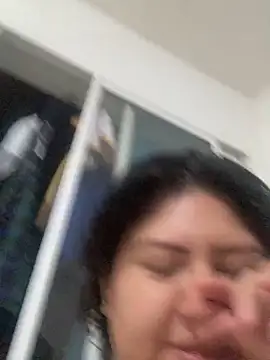 Snapshot of laiisowk chatting on 12-18-25, 05:35 laiisowk online show from 12-18-25, 05:35