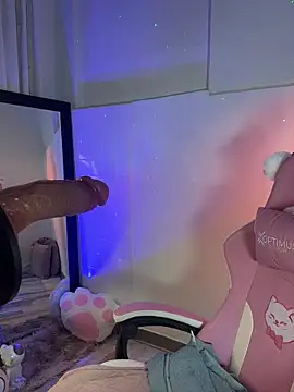 ashlynnlowe  online show from 04-05-26, 10:18