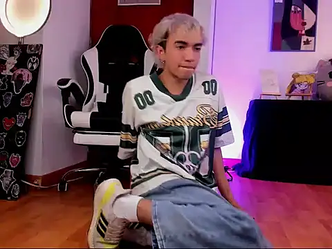 guynextdo0r online show from 10-03-25, 05:48