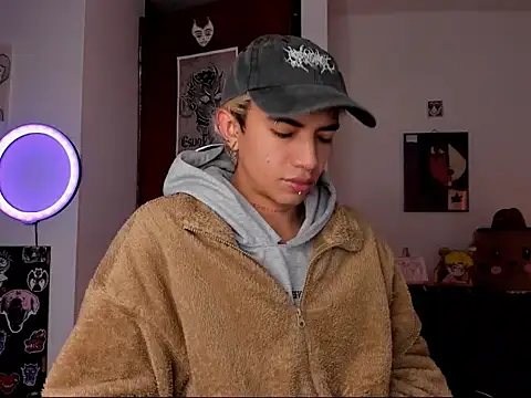 guynextdo0r online show from 10-08-25, 02:36