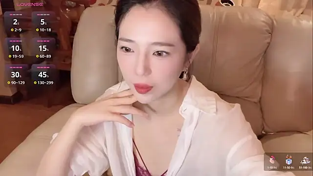 Snapshot of miss-lin chatting on 09-26-25, 02:21 miss-lin online show from 09-26-25, 02:21