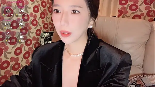 Snapshot of miss-lin chatting on 10-21-25, 12:50 miss-lin online show from 10-21-25, 12:50