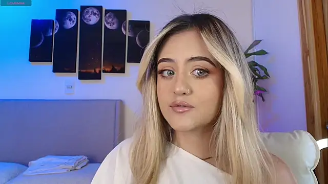 MaryMoon  online show from 03-22-26, 07:17