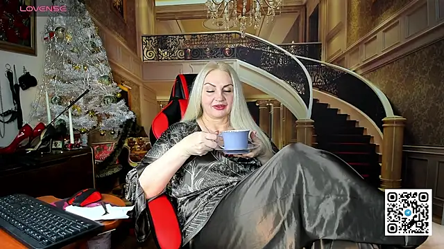 Snapshot of Nina_Devillle chatting on 01-12-26, 03:23 Nina Devillle online show from 01-12-26, 03:23