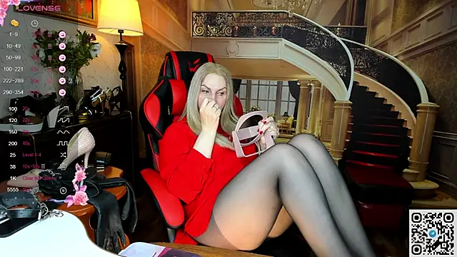 Snapshot of Nina_Devillle chatting on 03-20-26, 01:10 Nina Devillle online show from 03-20-26, 01:10