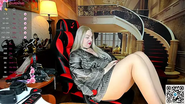 Snapshot of Nina_Devillle chatting on 04-13-26, 04:40 Nina Devillle online show from 04-13-26, 04:40