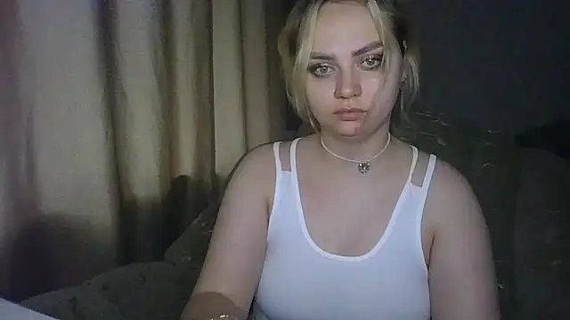 Snapshot of Oryneli chatting on 07-16-26, 09:26 Oryneli online show from 07-16-26, 09:26