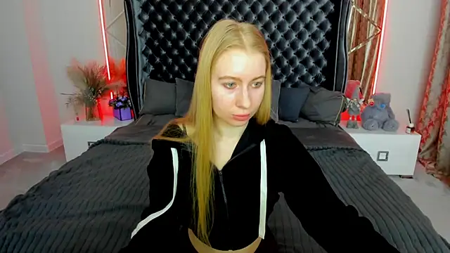 Alina Blonde online show from 04-18-26, 05:44