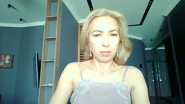 Snapshot of Ivvona chatting on 07-13-26, 10:07 Ivvona online show from 07-13-26, 10:07