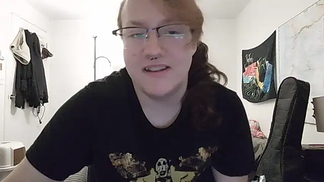 Snapshot of tbutchrat chatting on 10-11-25, 06:01 tbutchrat online show from 10-11-25, 06:01