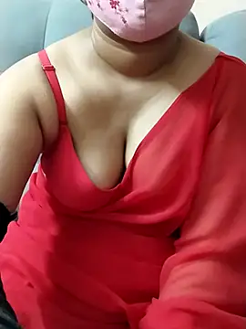 Snapshot of preethi-lovely chatting on 09-19-25, 05:57 preethi-lovely online show from 09-19-25, 05:57