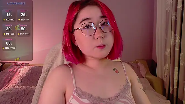 Snapshot of Sexy_Peachy chatting on 10-06-25, 08:23 Sexy Peachy online show from 10-06-25, 08:23