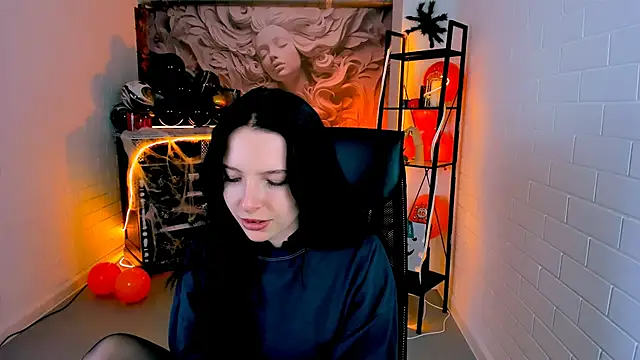 JulsMumi online show from 10-22-25, 10:15