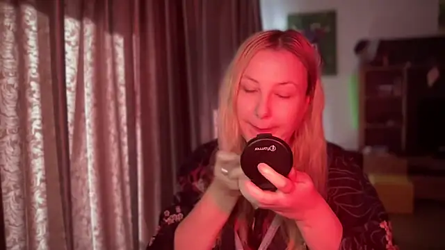 Snapshot of BikiHellena chatting on 11-09-25, 08:12 BikiHellena online show from 11-09-25, 08:12