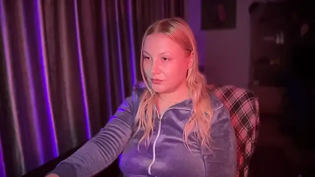 Snapshot of BikiHellena chatting on 12-14-25, 07:03 BikiHellena online show from 12-14-25, 07:03