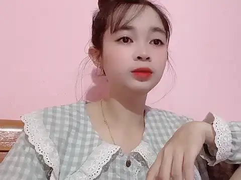 Snapshot of Suna7383 chatting on 10-27-25, 05:17 Suna7383 online show from 10-27-25, 05:17