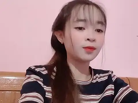 Snapshot of Suna7383 chatting on 10-28-25, 03:58 Suna7383 online show from 10-28-25, 03:58