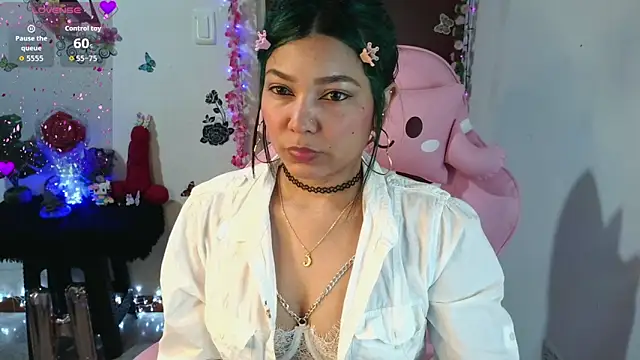 Snapshot of Maron_baez_18 chatting on 05-09-26, 01:22 Maron baez 18 online show from 05-09-26, 01:22