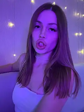 Elizabeth Tay online show from 10-29-25, 05:25