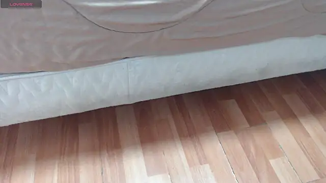 Snapshot of Shantal__G chatting on 10-01-25, 05:19 Shantal G online show from 10-01-25, 05:19