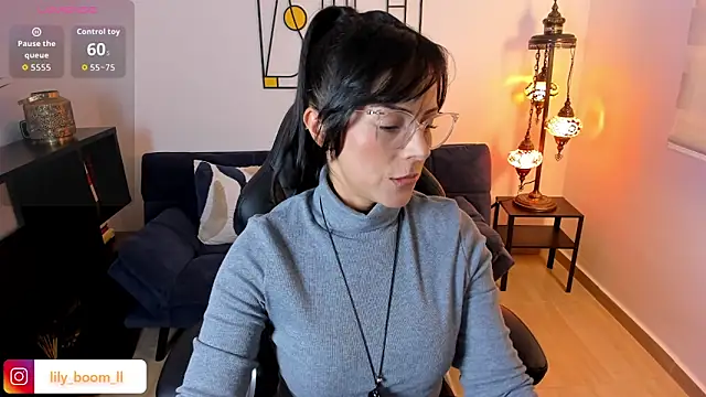 Snapshot of Lyliboomm chatting on 11-10-25, 09:58 Lyliboomm online show from 11-10-25, 09:58