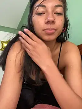 Snapshot of Lesly777_ chatting on 10-23-25, 12:48 Lesly777 online show from 10-23-25, 12:48