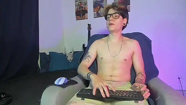 Snapshot of Jerry_Cole chatting on 09-18-25, 11:01 Jerry Cole online show from 09-18-25, 11:01