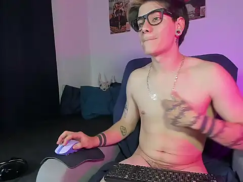 Snapshot of Jerry_Cole chatting on 09-25-25, 12:58 Jerry Cole online show from 09-25-25, 12:58