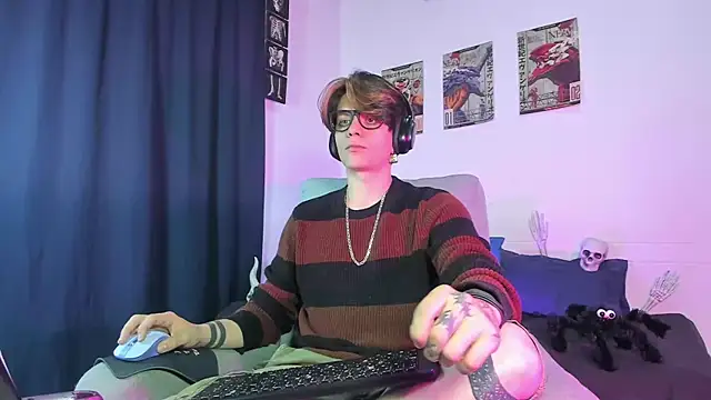 Snapshot of Jerry_Cole chatting on 10-23-25, 12:54 Jerry Cole online show from 10-23-25, 12:54