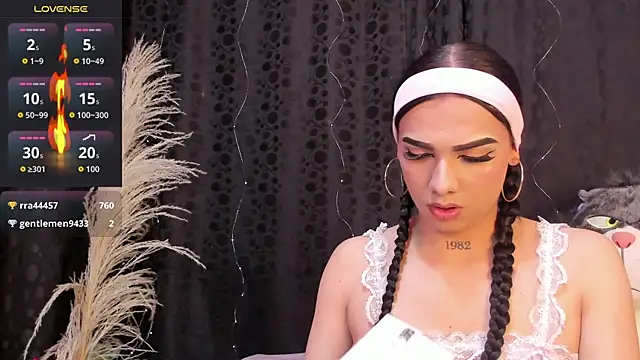 Snapshot of Almaazz chatting on 05-15-26, 07:21 Almaazz online show from 05-15-26, 07:21