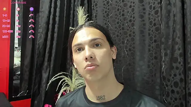 Snapshot of Almaazz chatting on 05-26-26, 07:32 Almaazz online show from 05-26-26, 07:32