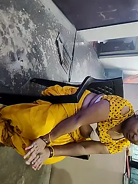 riyahot-3 online show from 12-23-25, 06:11